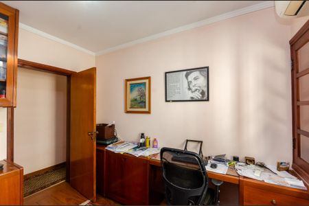 Casa à venda com 388m², 4 quartos e 3 vagasEscritório