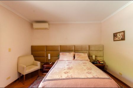 Casa à venda com 388m², 4 quartos e 3 vagasSuíte 