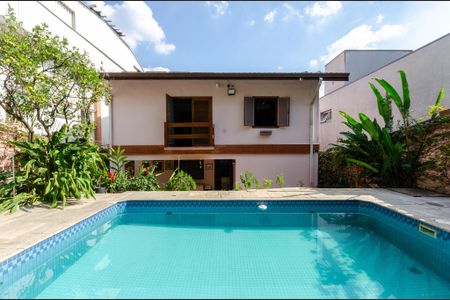 Casa à venda com 388m², 4 quartos e 3 vagasPiscina