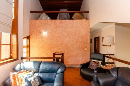 Casa à venda com 388m², 4 quartos e 3 vagasSala de TV