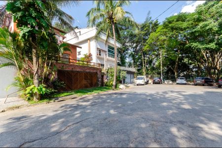 Casa à venda com 388m², 4 quartos e 3 vagasFachada