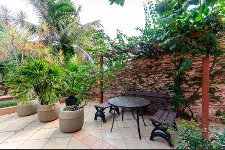 Casa à venda com 388m², 4 quartos e 3 vagasÁrea externa