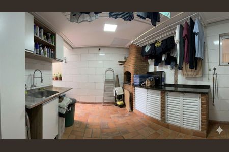 Casa à venda com 3 quartos, 175m² em Vila Bertioga, São Paulo