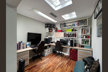 Casa à venda com 3 quartos, 175m² em Vila Bertioga, São Paulo