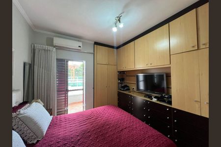 Casa à venda com 3 quartos, 175m² em Vila Bertioga, São Paulo