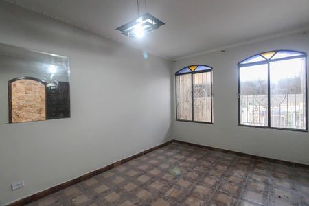 Casa à venda com 125m², 3 quartos e 2 vagasSala