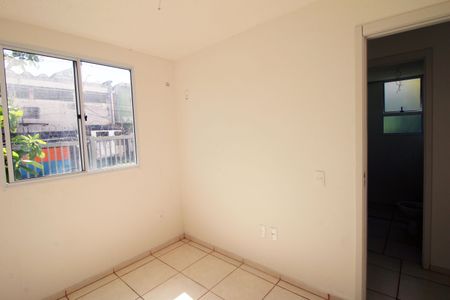 Quarto 1 de apartamento para alugar com 2 quartos, 41m² em Parque Colúmbia, Rio de Janeiro