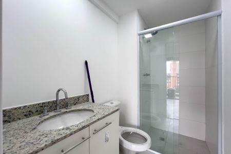 Banheiro de kitnet/studio para alugar com 1 quarto, 23m² em Jardim Aurelia, São Paulo