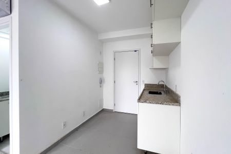 Cozinha de kitnet/studio para alugar com 1 quarto, 23m² em Jardim Aurelia, São Paulo