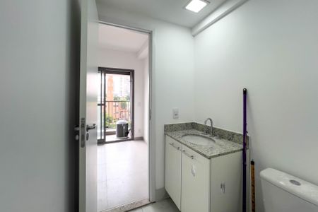 Banheiro de kitnet/studio para alugar com 1 quarto, 23m² em Jardim Aurelia, São Paulo