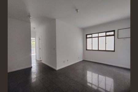 Sala de apartamento para alugar com 2 quartos, 70m² em Barra da Tijuca, Rio de Janeiro