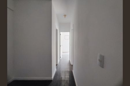 Sala de apartamento para alugar com 2 quartos, 70m² em Barra da Tijuca, Rio de Janeiro
