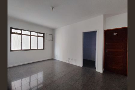 Sala de apartamento para alugar com 2 quartos, 70m² em Barra da Tijuca, Rio de Janeiro