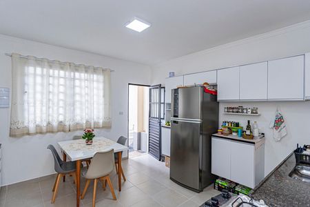 Casa para alugar com 120m², 2 quartos e 2 vagasCozinha