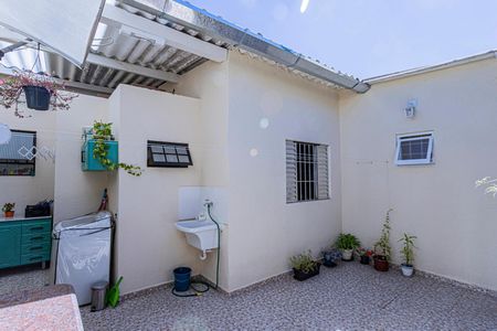 Casa para alugar com 120m², 2 quartos e 2 vagasQuintal