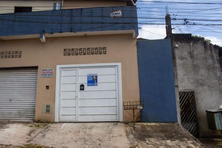 Casa para alugar com 50m², 3 quartos e 2 vagas Casa para alugar com 50m², 3 quartos e 2 vagasFachada