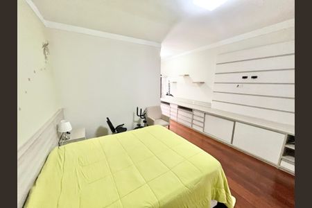 Casa à venda com 278m², 4 quartos e 3 vagasQuarto Suíte 2