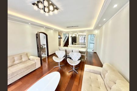 Sala de casa à venda com 4 quartos, 278m² em Vila Pauliceia, São Paulo