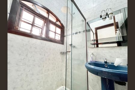 Casa à venda com 278m², 4 quartos e 3 vagasBanheiro da Suíte 1