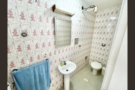 Casa à venda com 278m², 4 quartos e 3 vagasBanheiro de serviço