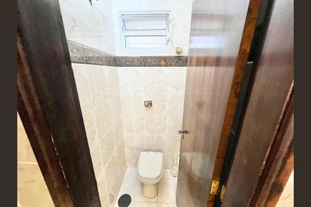 Casa à venda com 278m², 4 quartos e 3 vagasLavabo