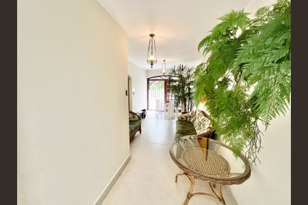 Casa à venda com 278m², 4 quartos e 3 vagasHall de entrada