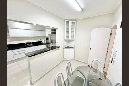 Casa à venda com 278m², 4 quartos e 3 vagasCozinha