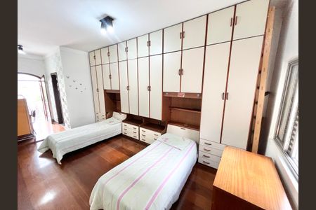 Casa à venda com 278m², 4 quartos e 3 vagasQuarto Suíte 1