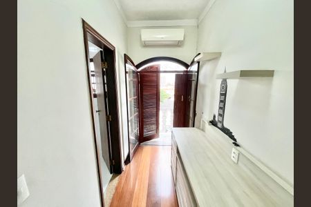 Casa à venda com 278m², 4 quartos e 3 vagasQuarto Suíte 2