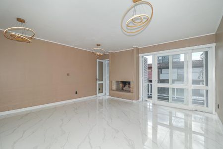 Casa à venda com 223m², 3 quartos e 2 vagasSala