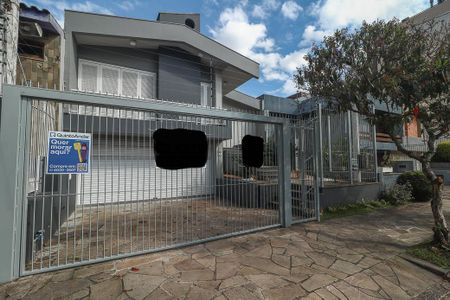 Casa à venda com 223m², 3 quartos e 2 vagasFachada