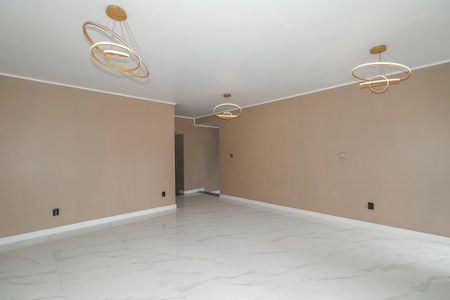 Casa à venda com 223m², 3 quartos e 2 vagasSala