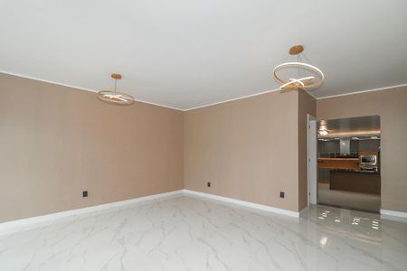 Casa à venda com 223m², 3 quartos e 2 vagasSala