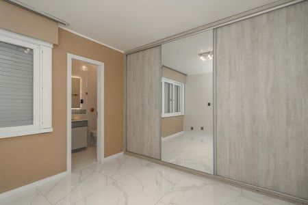 Casa à venda com 223m², 3 quartos e 2 vagasQuarto Suíte