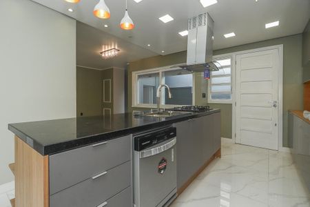 Casa à venda com 223m², 3 quartos e 2 vagasCozinha