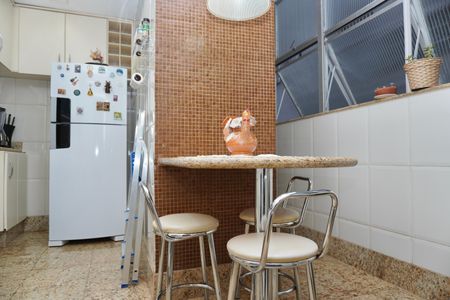 Apartamento à venda com 85m², 3 quartos e 2 vagasCozinha 