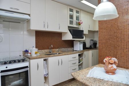 Apartamento à venda com 85m², 3 quartos e 2 vagasCozinha 