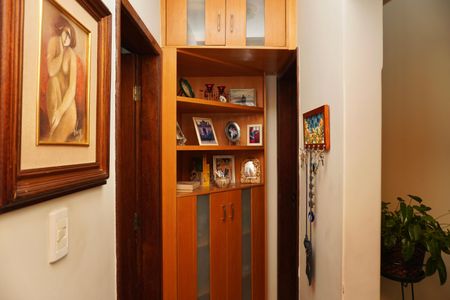 Apartamento à venda com 85m², 3 quartos e 2 vagasCorredor 