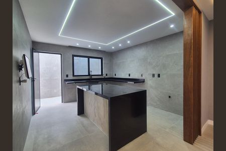 Casa de condomínio à venda com 265m², 4 quartos e 3 vagas