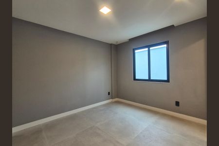 Casa de condomínio à venda com 265m², 4 quartos e 3 vagas