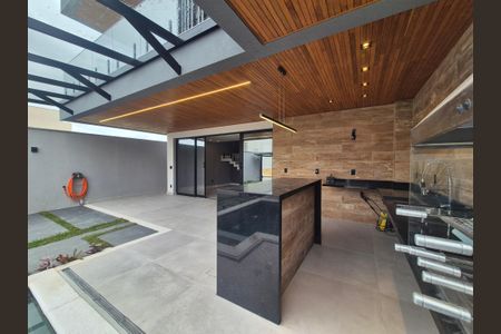 Casa de condomínio à venda com 265m², 4 quartos e 3 vagas