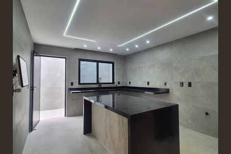 Casa de condomínio à venda com 265m², 4 quartos e 3 vagas