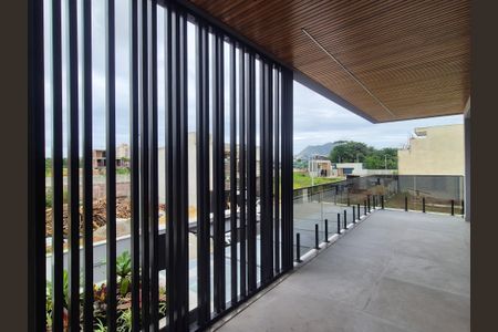 Casa de condomínio à venda com 265m², 4 quartos e 3 vagas