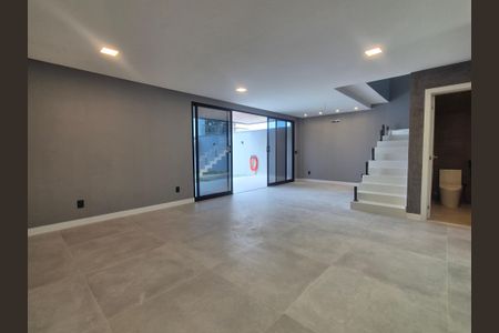Casa de condomínio à venda com 265m², 4 quartos e 3 vagas