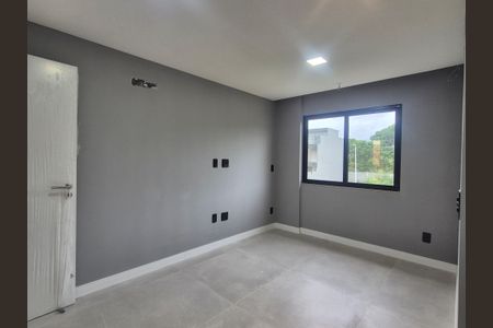 Casa de condomínio à venda com 265m², 4 quartos e 3 vagas
