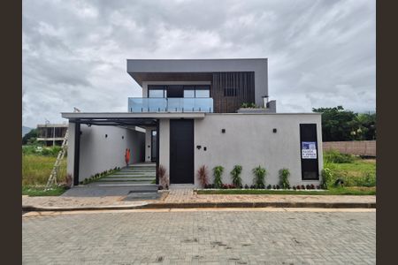 Casa de condomínio à venda com 265m², 4 quartos e 3 vagas