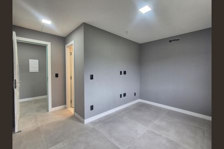 Casa de condomínio à venda com 265m², 4 quartos e 3 vagas