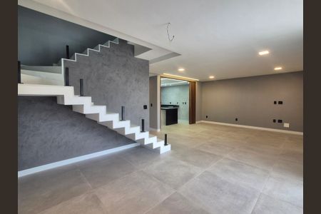 Casa de condomínio à venda com 265m², 4 quartos e 3 vagas