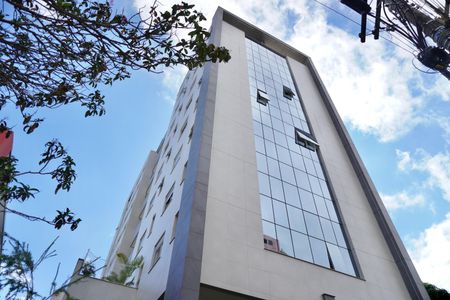 Apartamento para alugar com 70m², 2 quartos e 2 vagas