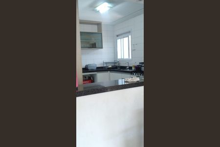 Cozinha de apartamento para alugar com 3 quartos, 104m² em Jardim Tupanci, Barueri